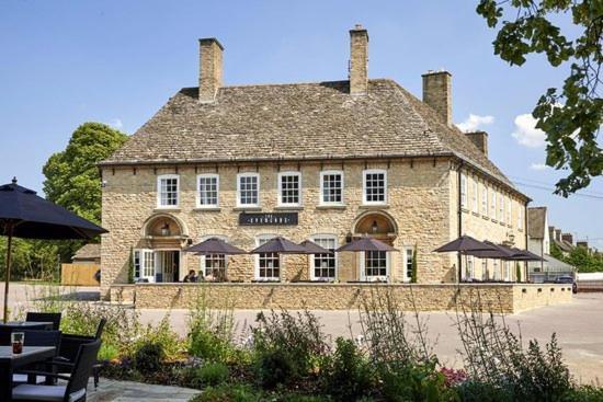 The Evenlode Hotel Eynsham Exterior photo